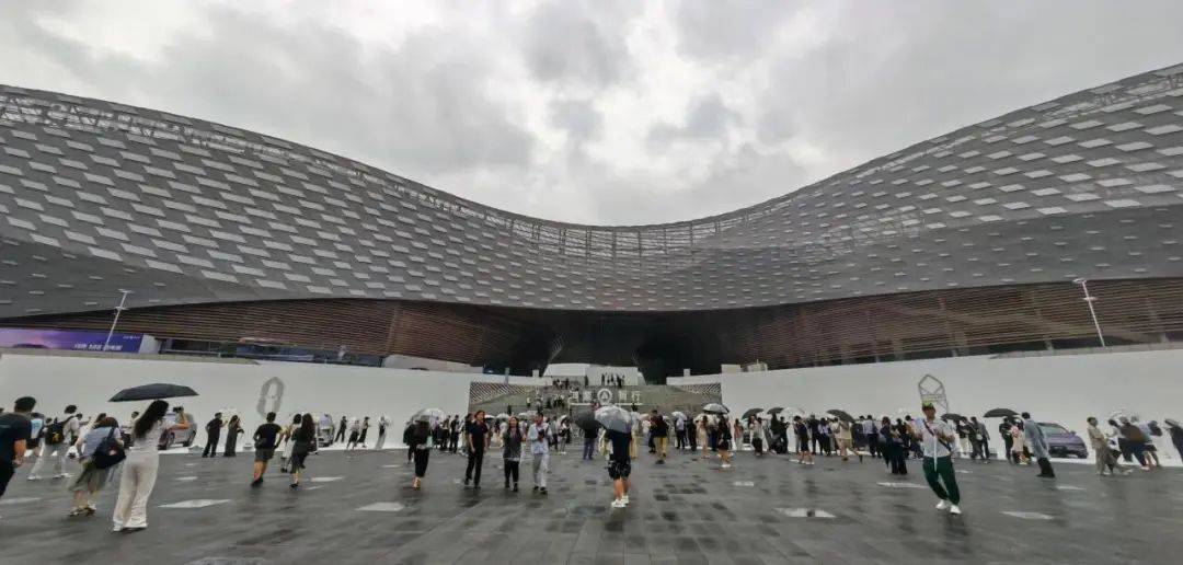 鴻蒙智行最多車型發布會!問界&智界三款新車,尚界H5預售 16.98 萬元起