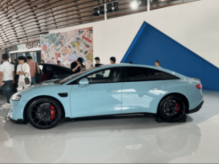 問(wèn)界M8 EV 智界R7、S7齊上市 鴻蒙智行發(fā)布多款新品