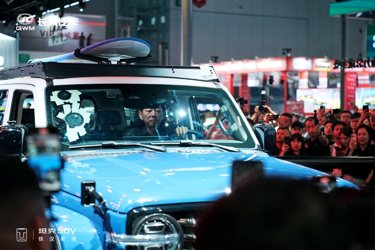 張雨綺站臺,全新坦克500成都車展人氣旺