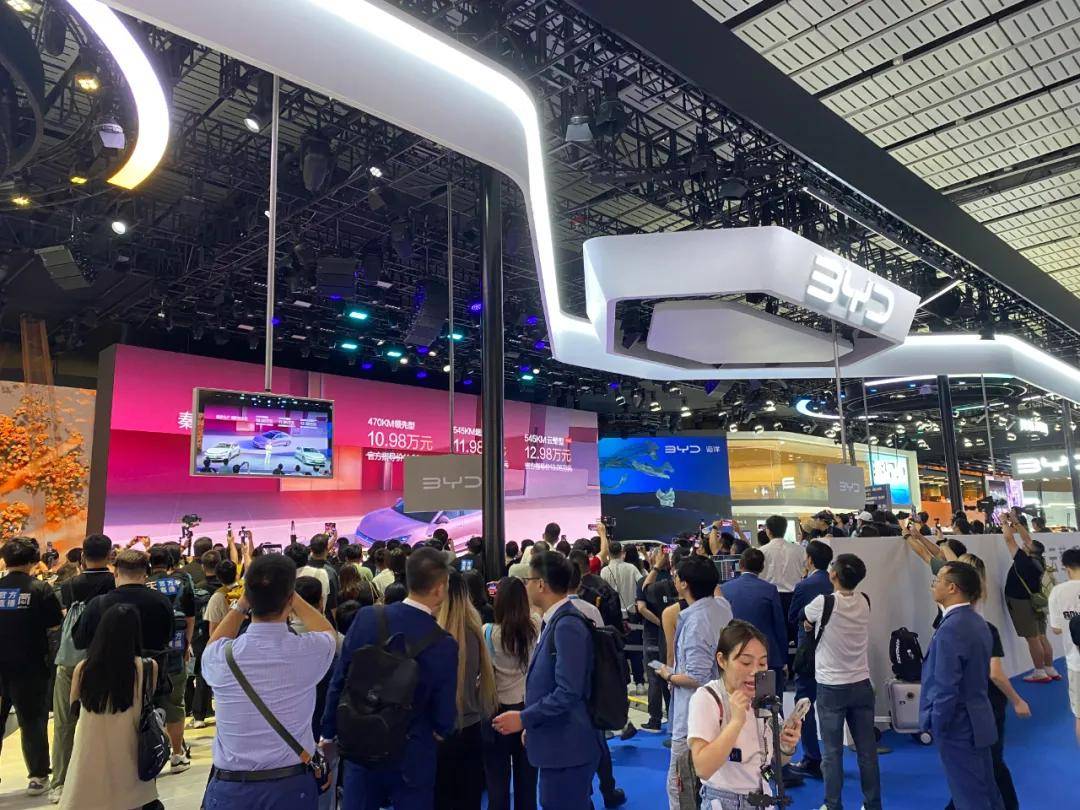 成都車(chē)展遇冷,大牌缺席,跟不上“中國(guó)速度”的品牌,連參賽資格或許都會(huì)丟失