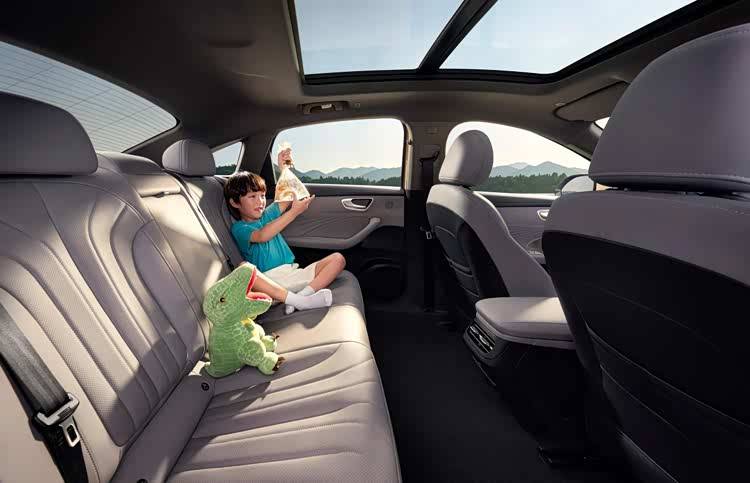 9.78萬起,四個角度解讀榮威M7 DMH值不值?