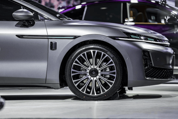 昊鉑旗艦曝光!軸距超3米,華為智能全家桶都配齊