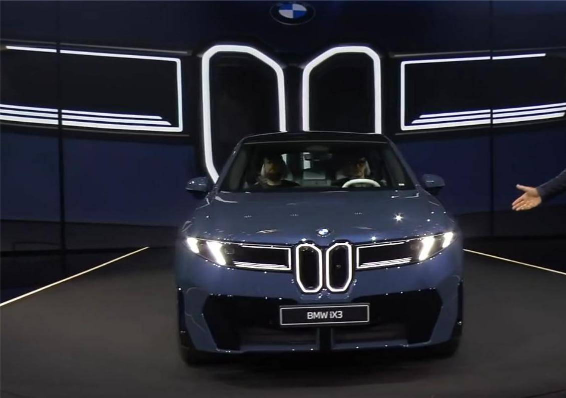 合資車企反擊戰(zhàn):新一代RAV4榮放實(shí)車曝光,寶馬iX3藏大量新技術(shù)