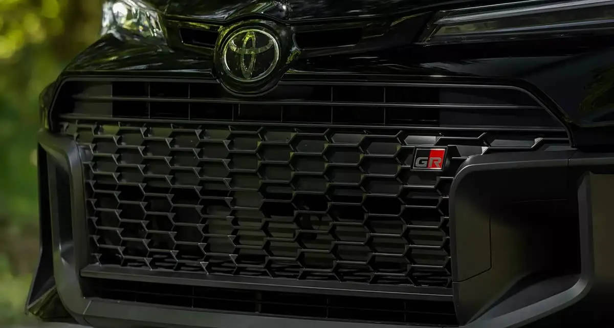 終極版本卡羅拉 豐田發布GRMN卡羅拉預告圖