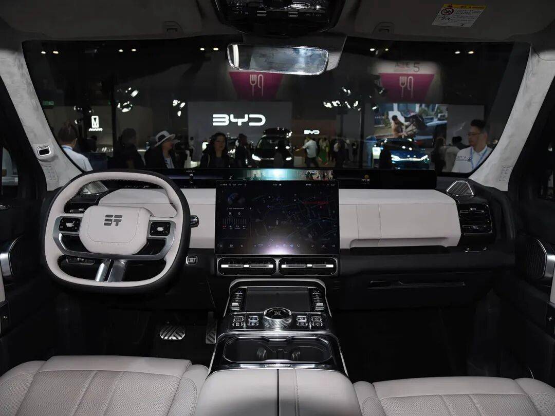 捷途汽車旗下捷途縱橫G700正式預售,新車共推出4款車型,預售價區間為34.99-42.99萬元