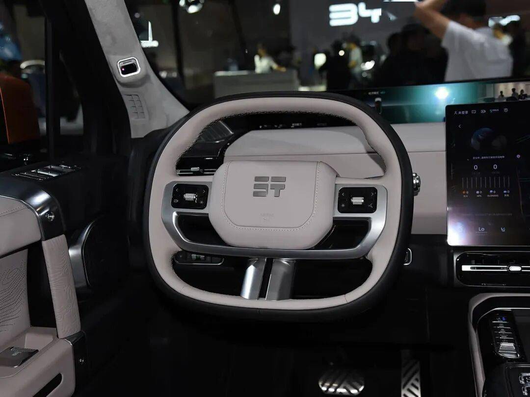 捷途汽車旗下捷途縱橫G700正式預售,新車共推出4款車型,預售價區間為34.99-42.99萬元