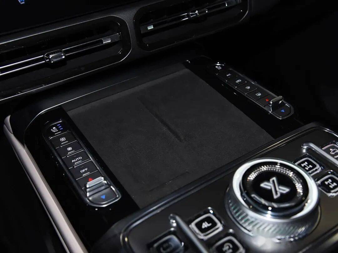 捷途汽車旗下捷途縱橫G700正式預售,新車共推出4款車型,預售價區間為34.99-42.99萬元