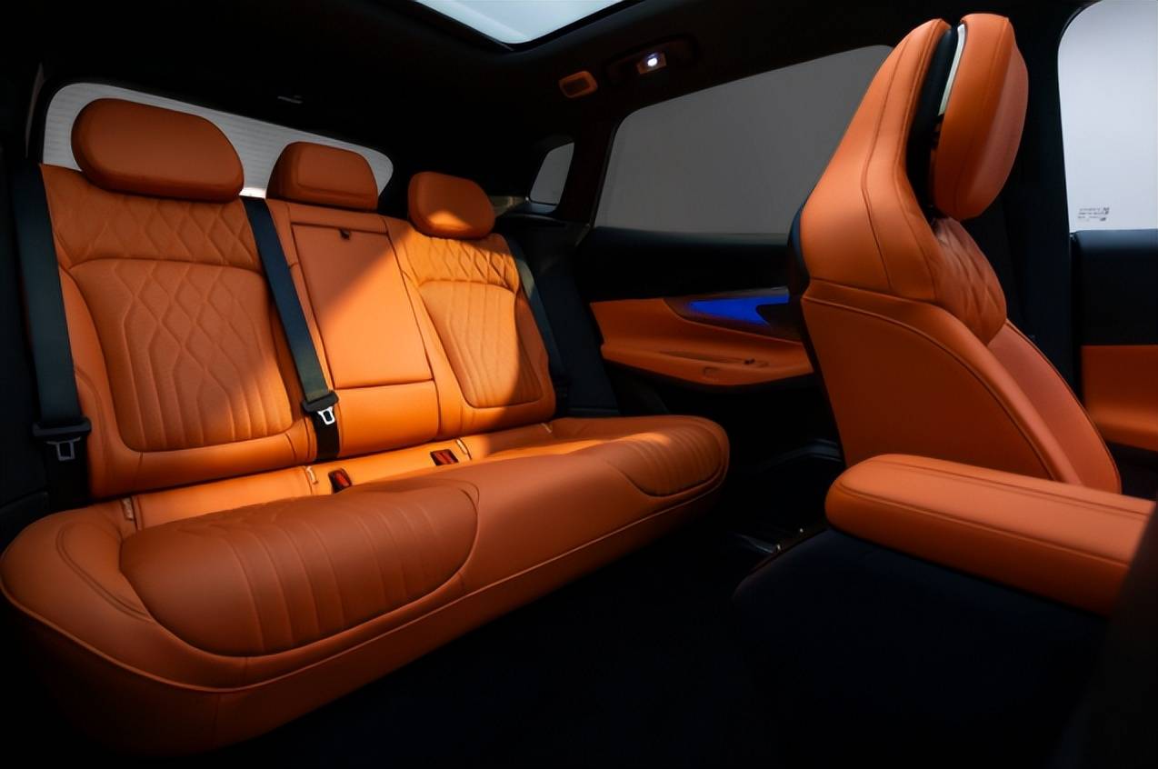 比亞迪唐遇勁敵!限時15.98萬元起,全新領克08 EM-P標配激光雷達