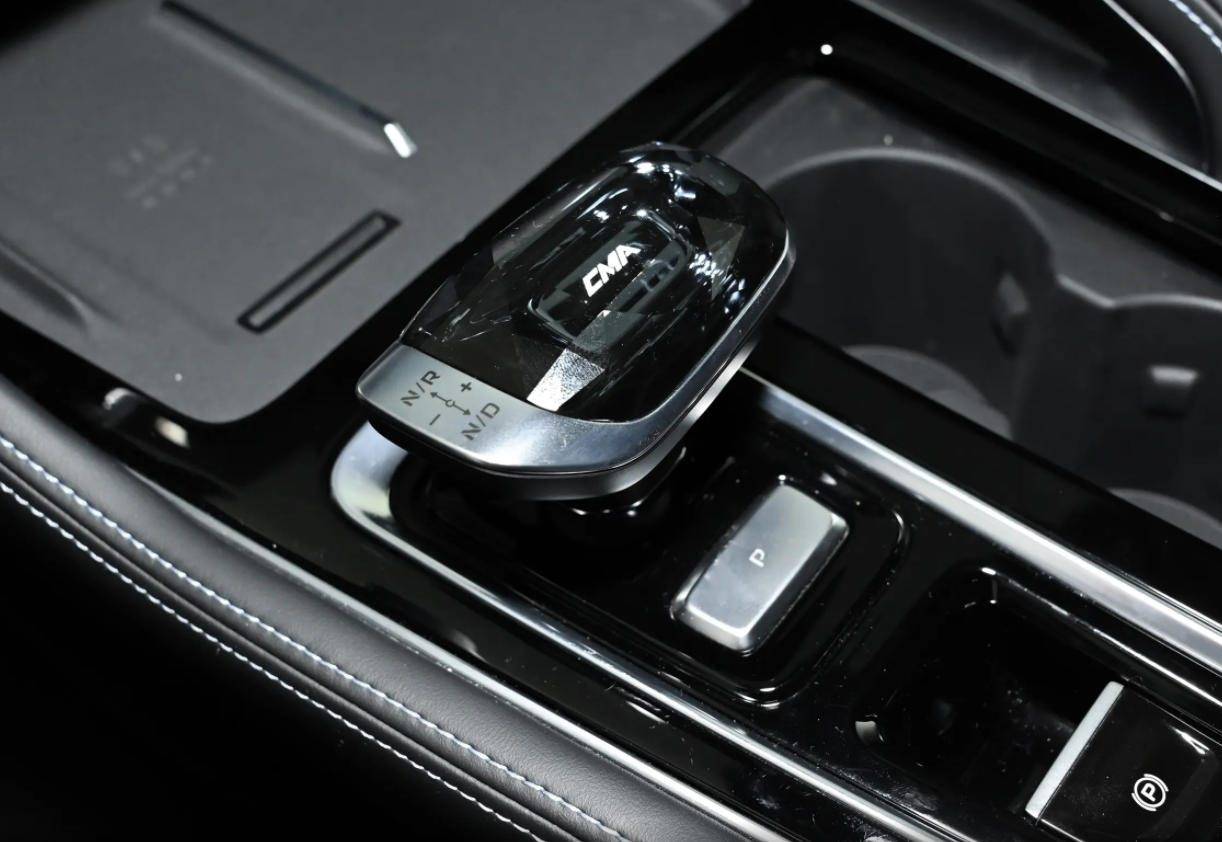 2026款星瑞東方曜對比老款,換裝領克03+同款“心臟”