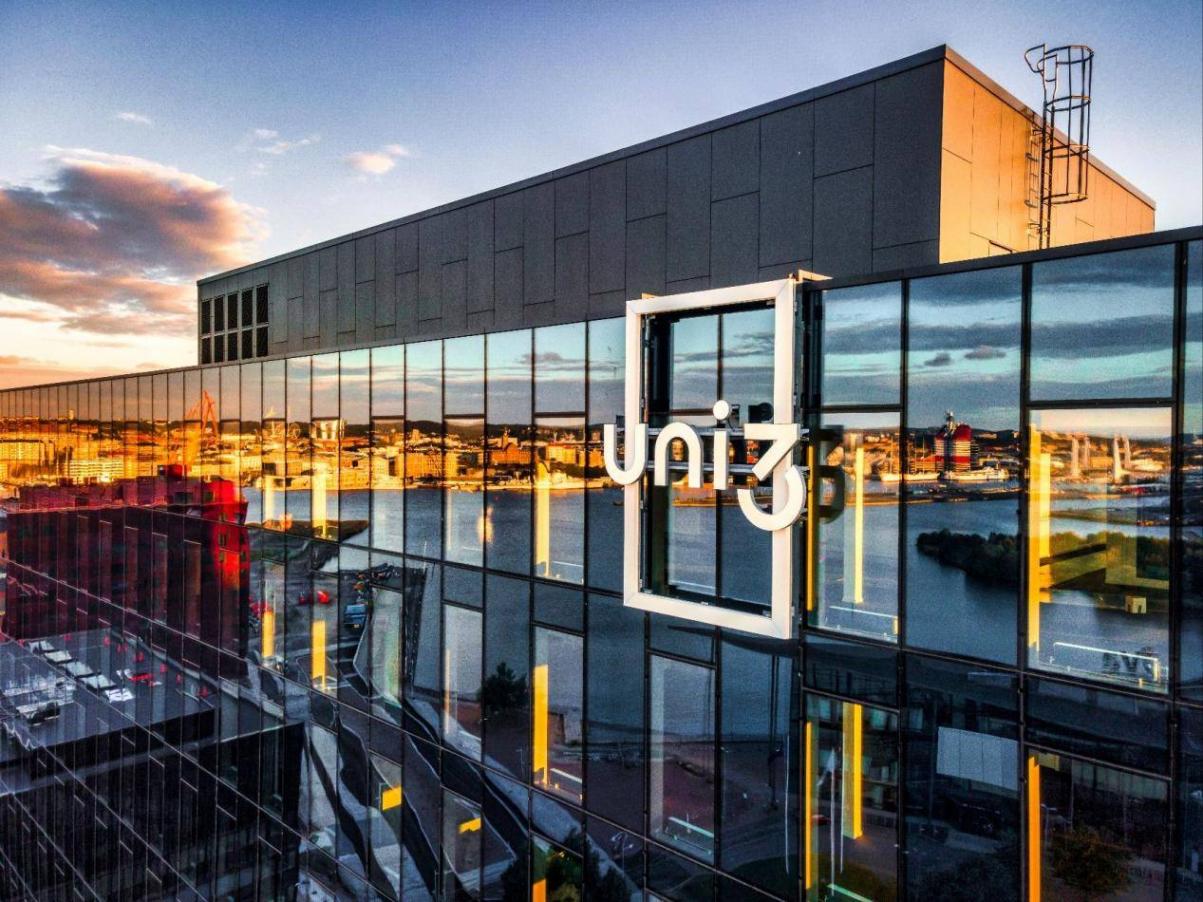 9月25日,吉利汽車通過視頻直播,首次全面開放位于瑞典哥德堡的歐洲創(chuàng)新中心(Uni3)