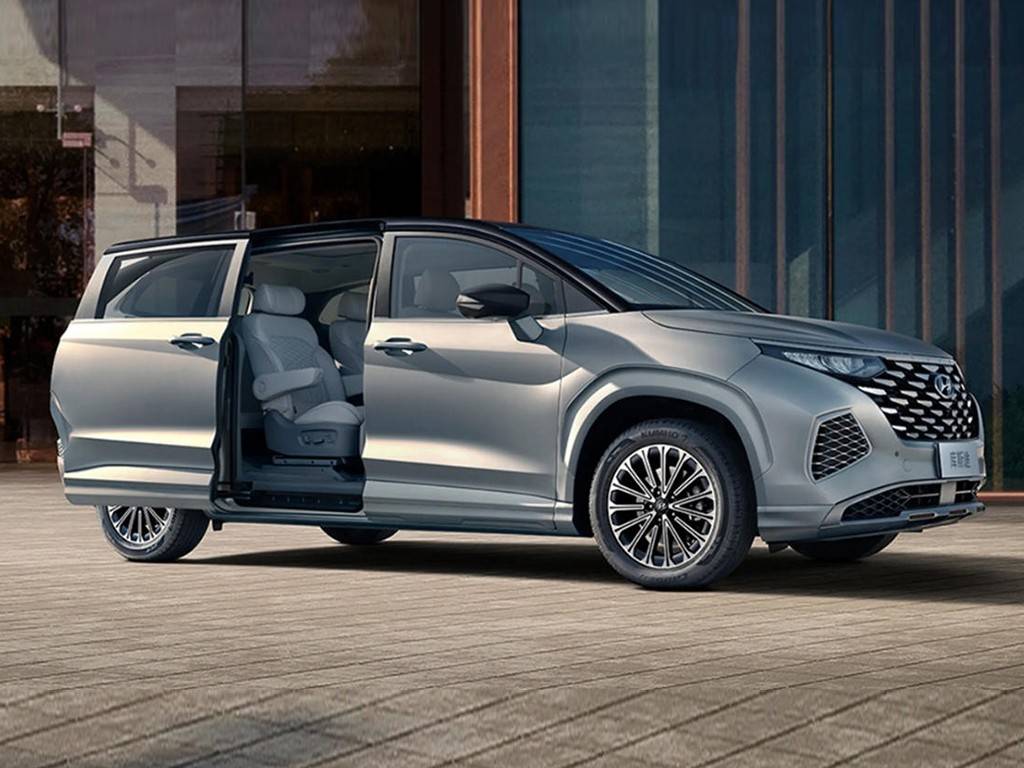 12萬多能選中大型MPV,別再等五菱星光730了