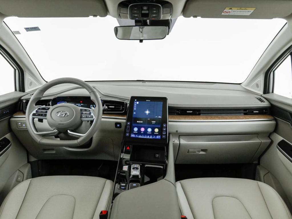 12萬多能選中大型MPV,別再等五菱星光730了