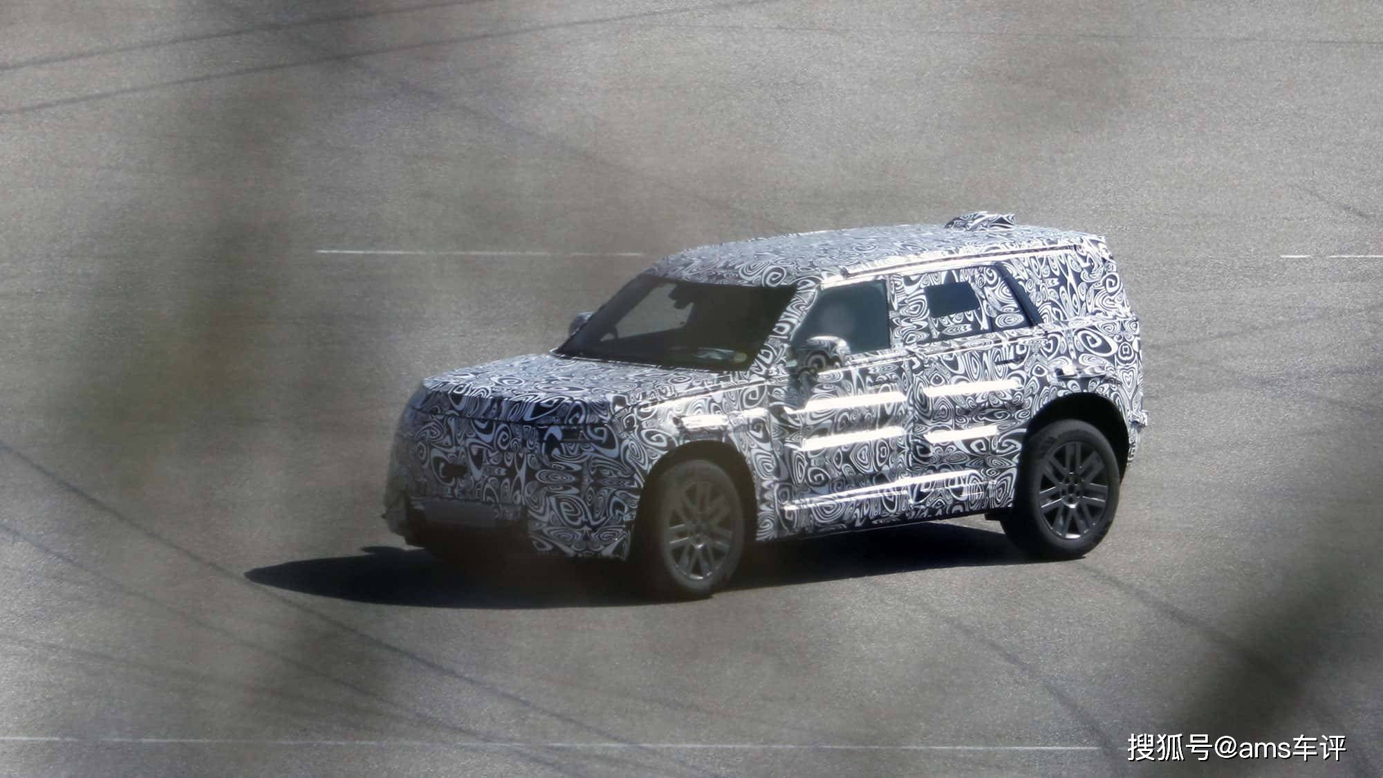 從硬派到都市時尚,衛士家族再擴張,與奔馳“小g”正面交鋒