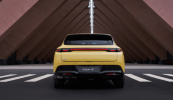 零跑汽車旗下全新車型——零跑Lafa5正式在國內(nèi)亮相,并首度公布內(nèi)飾布局