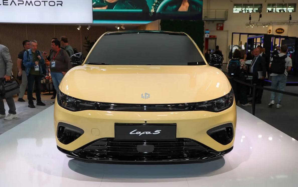 零跑Lafa5入門版申報(bào)圖曝光,無激光雷達(dá),預(yù)測價(jià)格或10萬內(nèi)