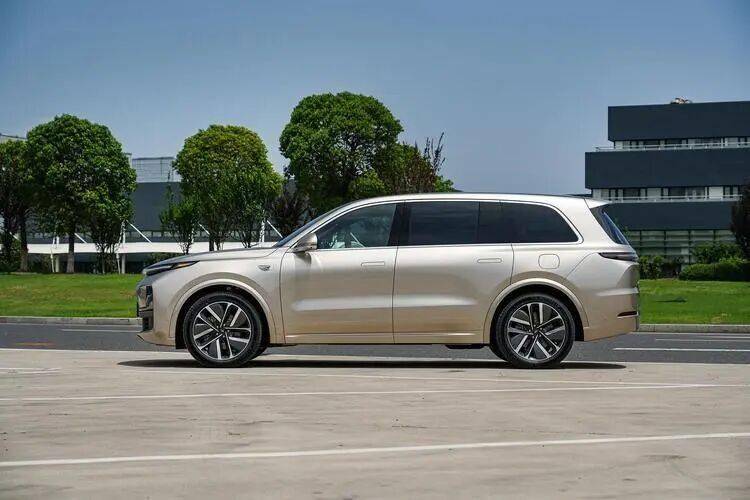 理想汽車首個海外零售中心開業!