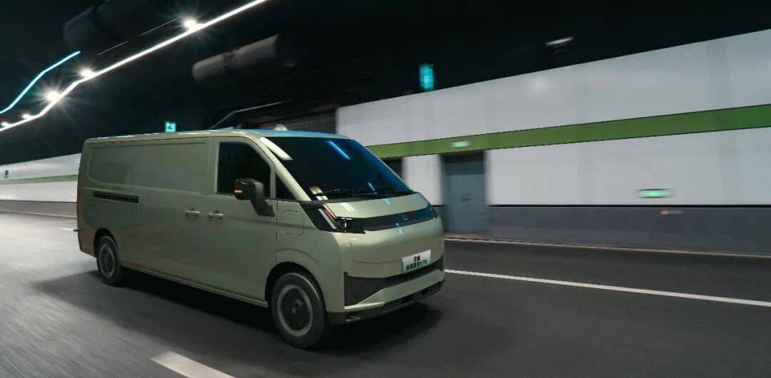 從2020年銷量4564臺到如今月銷量突破1.7萬臺,五年120%復合增長率成就冠軍遠程