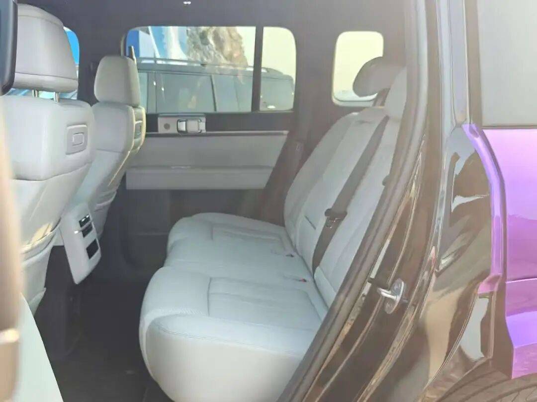 剛上市就賣爆,這臺20萬級別的“方盒子”開起來如何?