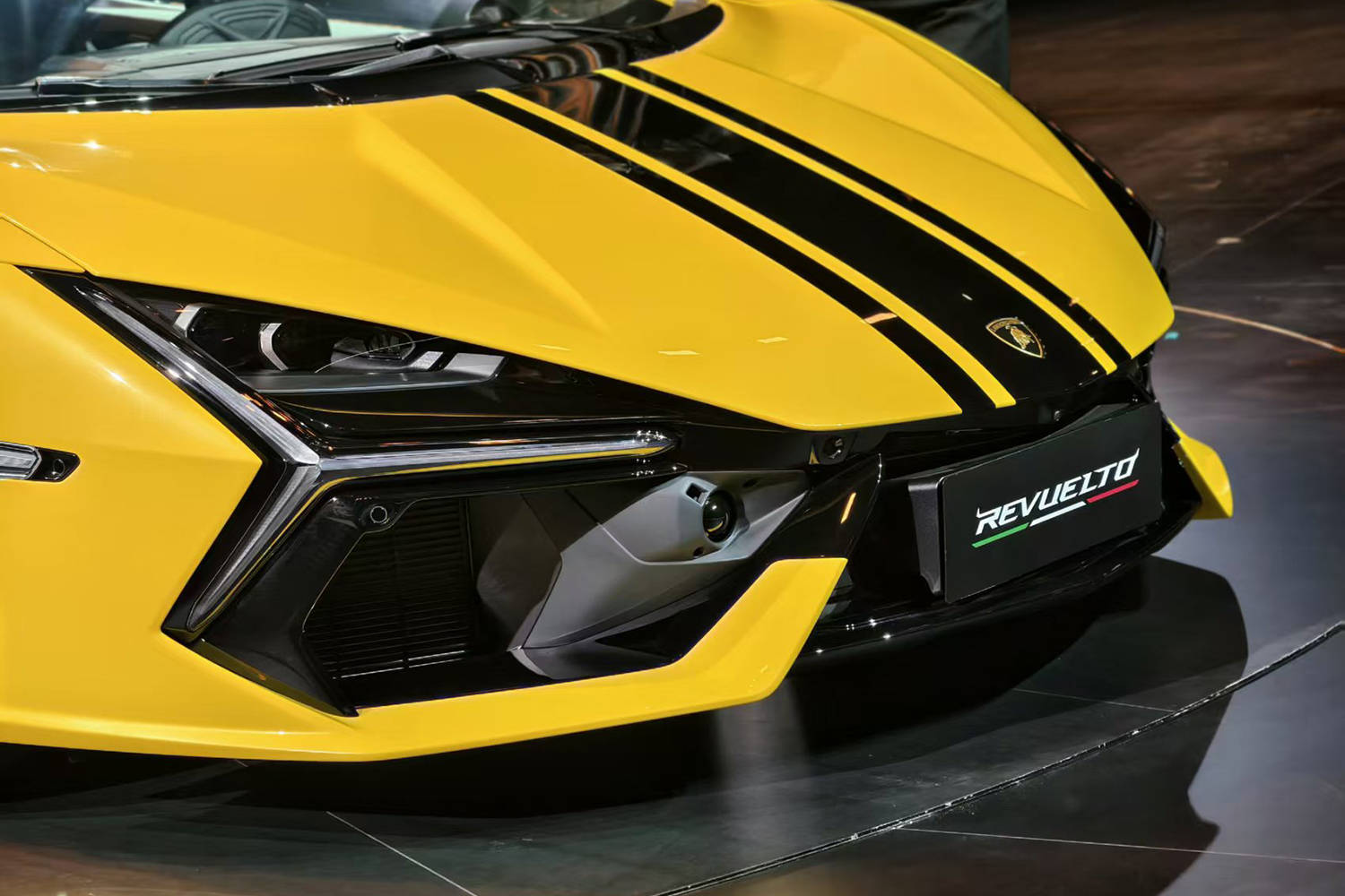 限量1臺/紀念入華20周年 蘭博基尼Revuelto 20周年紀念版首發