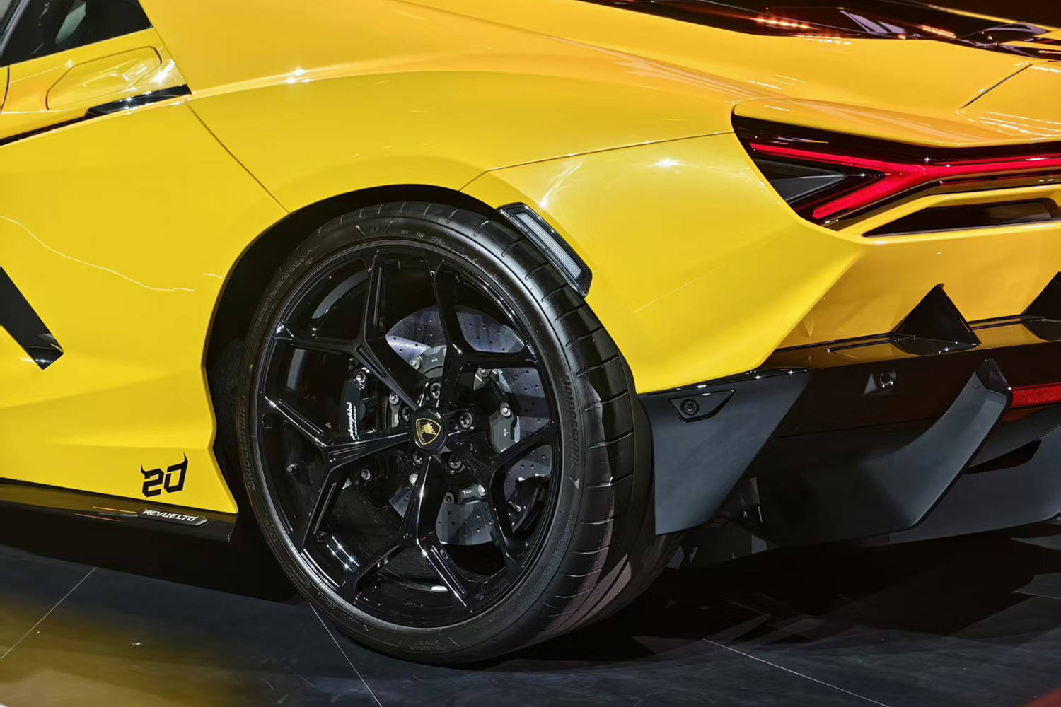 限量1臺/紀念入華20周年 蘭博基尼Revuelto 20周年紀念版首發