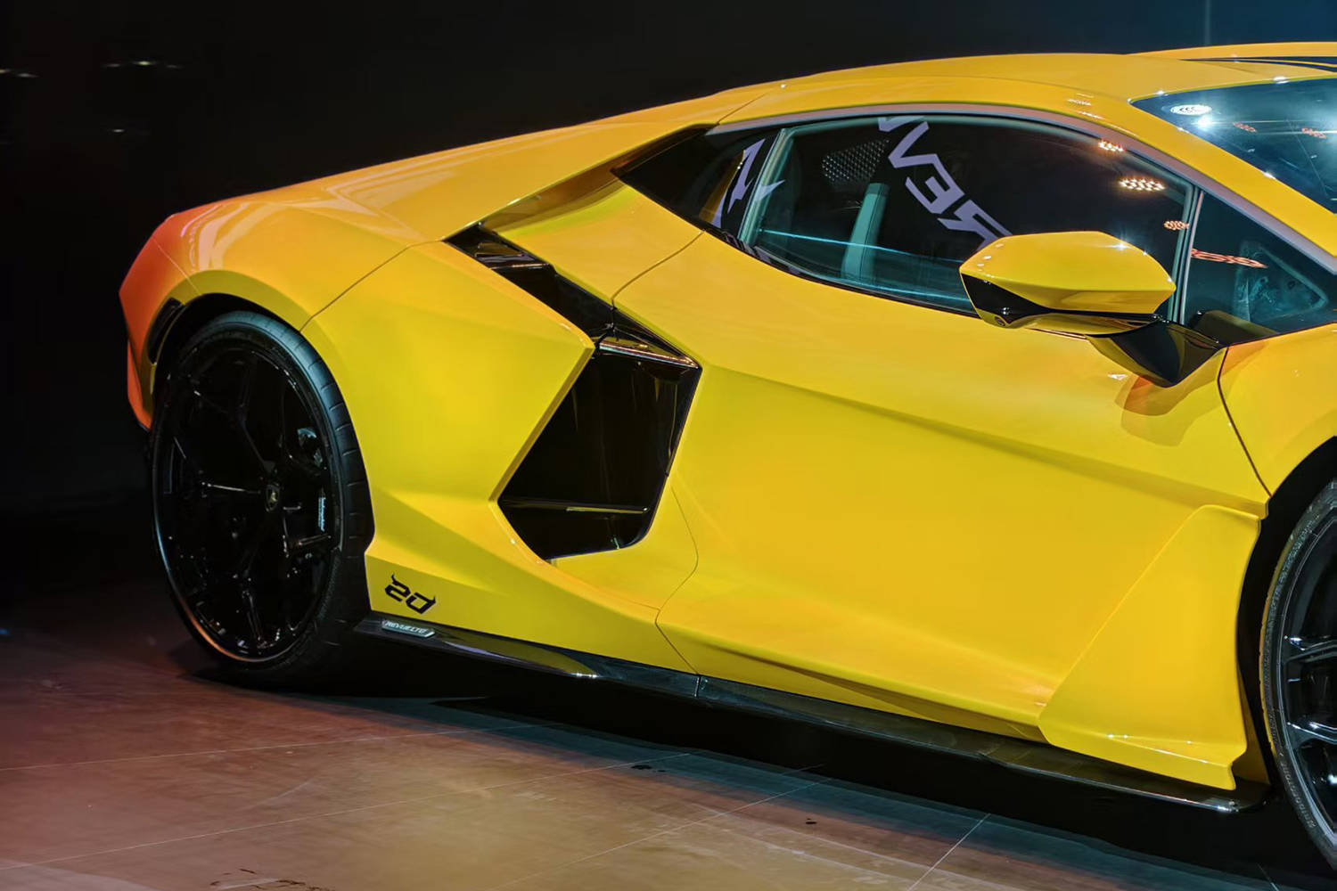 限量1臺/紀念入華20周年 蘭博基尼Revuelto 20周年紀念版首發