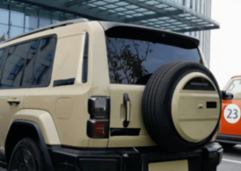 iCAR V27實車現身!大過路虎衛士,網友直呼:就看價格了