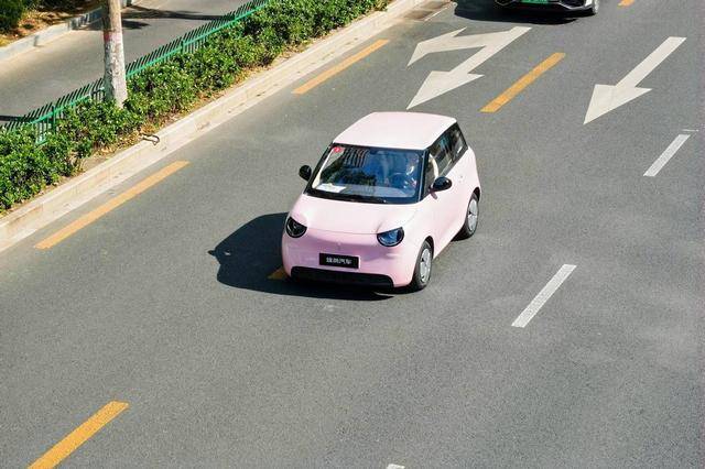 華為HiCar加持+1300Mpa鋼護航,埃尚A100C能否重塑代步車標桿?