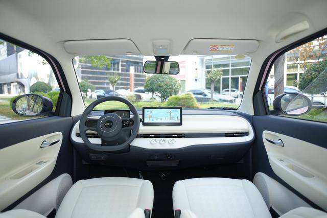 華為HiCar加持+1300Mpa鋼護航,埃尚A100C能否重塑代步車標桿?