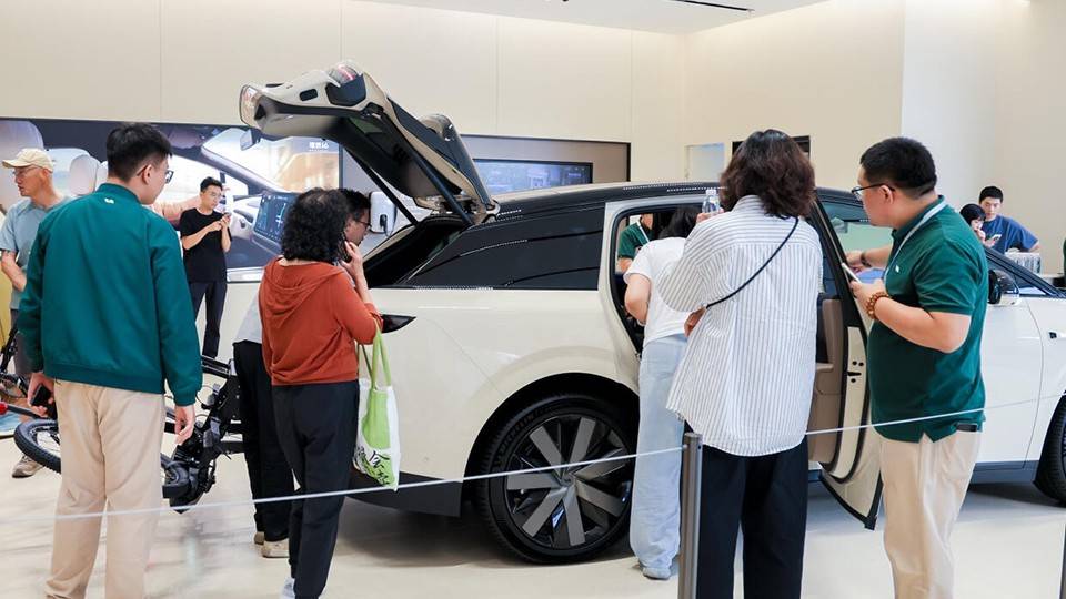 理想率先降價,四季度的車市價格戰,卻不如往年激烈?