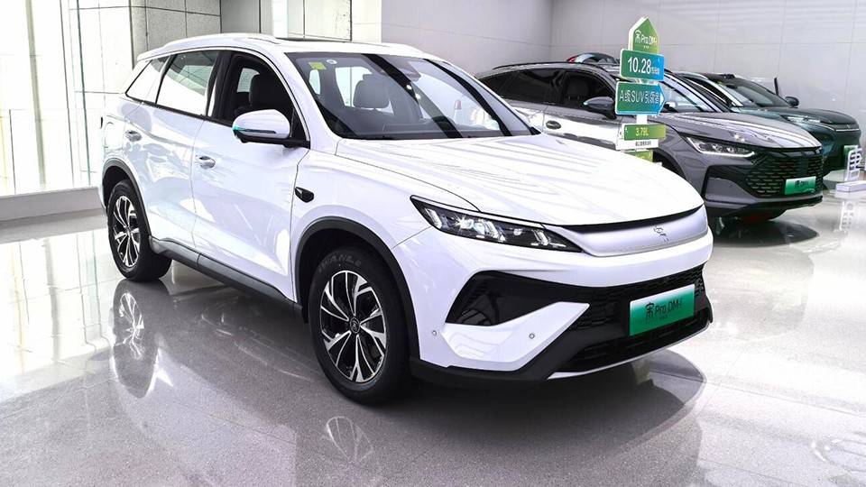 理想率先降價,四季度的車市價格戰,卻不如往年激烈?