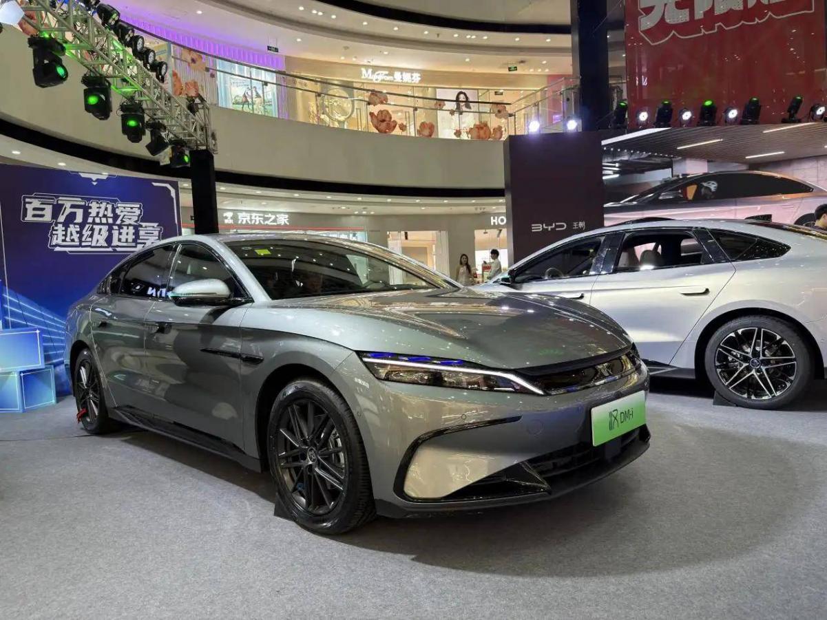 比亞迪漢智駕版廣州重磅發布:技術躍遷+權益風暴 中高端轎車價值新范式