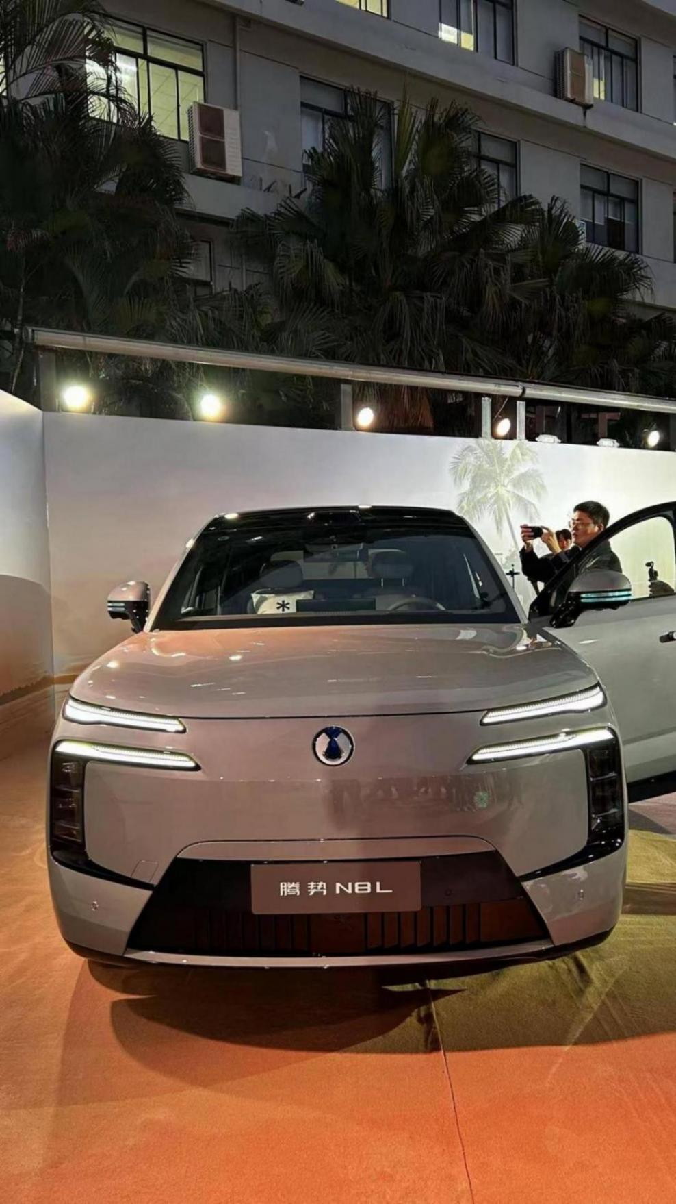 高端化戰(zhàn)略重棋落子 騰勢N8L以29.98萬起售價(jià)切入市場帶來變局