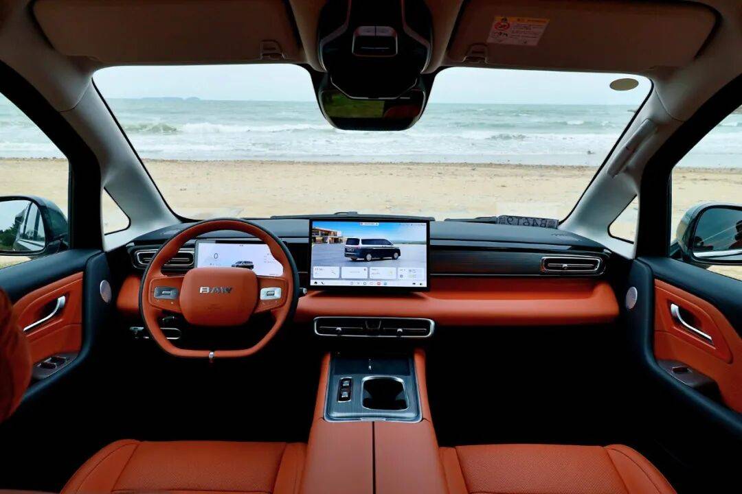 大家伙什么來頭?搶先試駕全新MPV銳勝M8