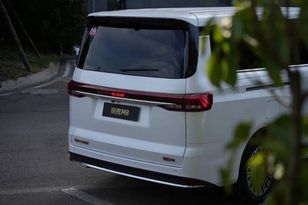 大家伙什么來頭?搶先試駕全新MPV銳勝M8