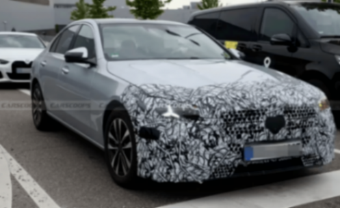 新奔馳C級諜照,不僅有三叉戟大燈,還有2.0T?