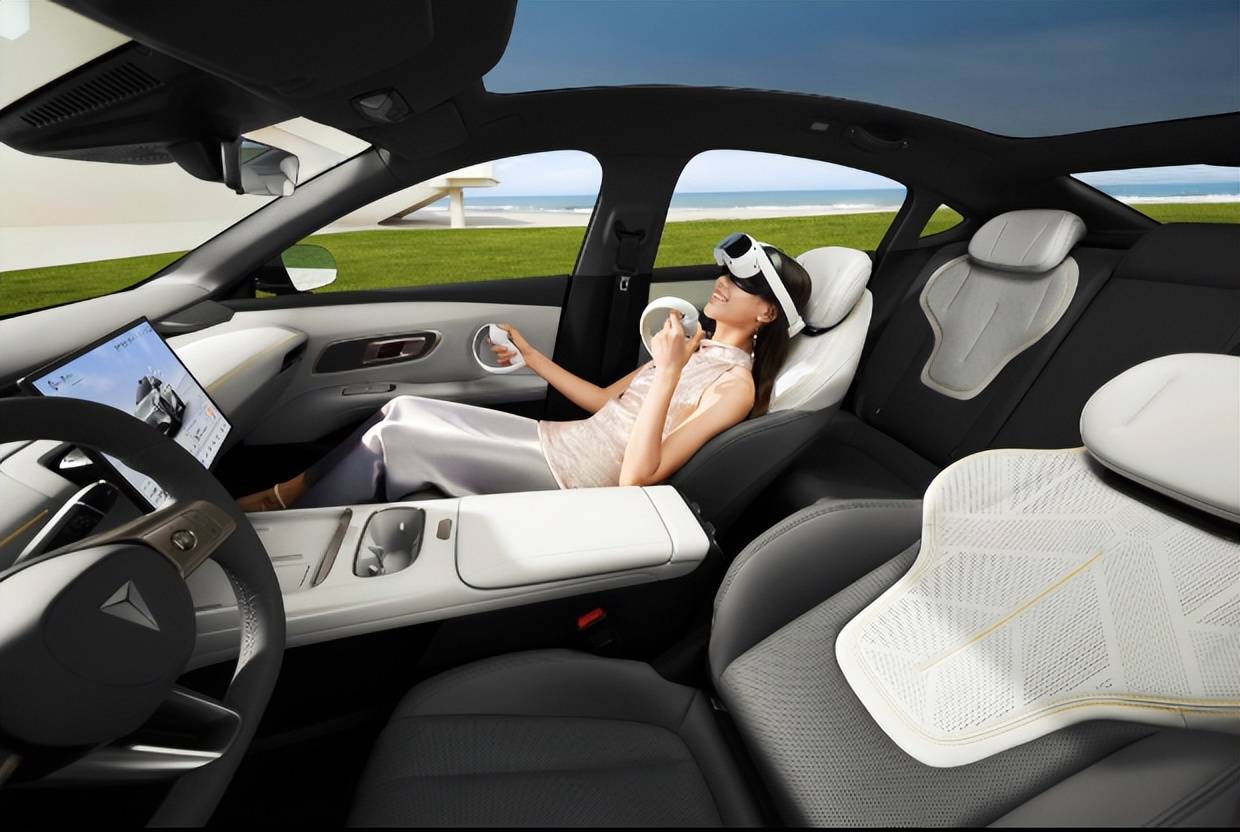 “長續航、磁流變、激光智能轎跑”深藍L06開啟預售,13.99萬元起