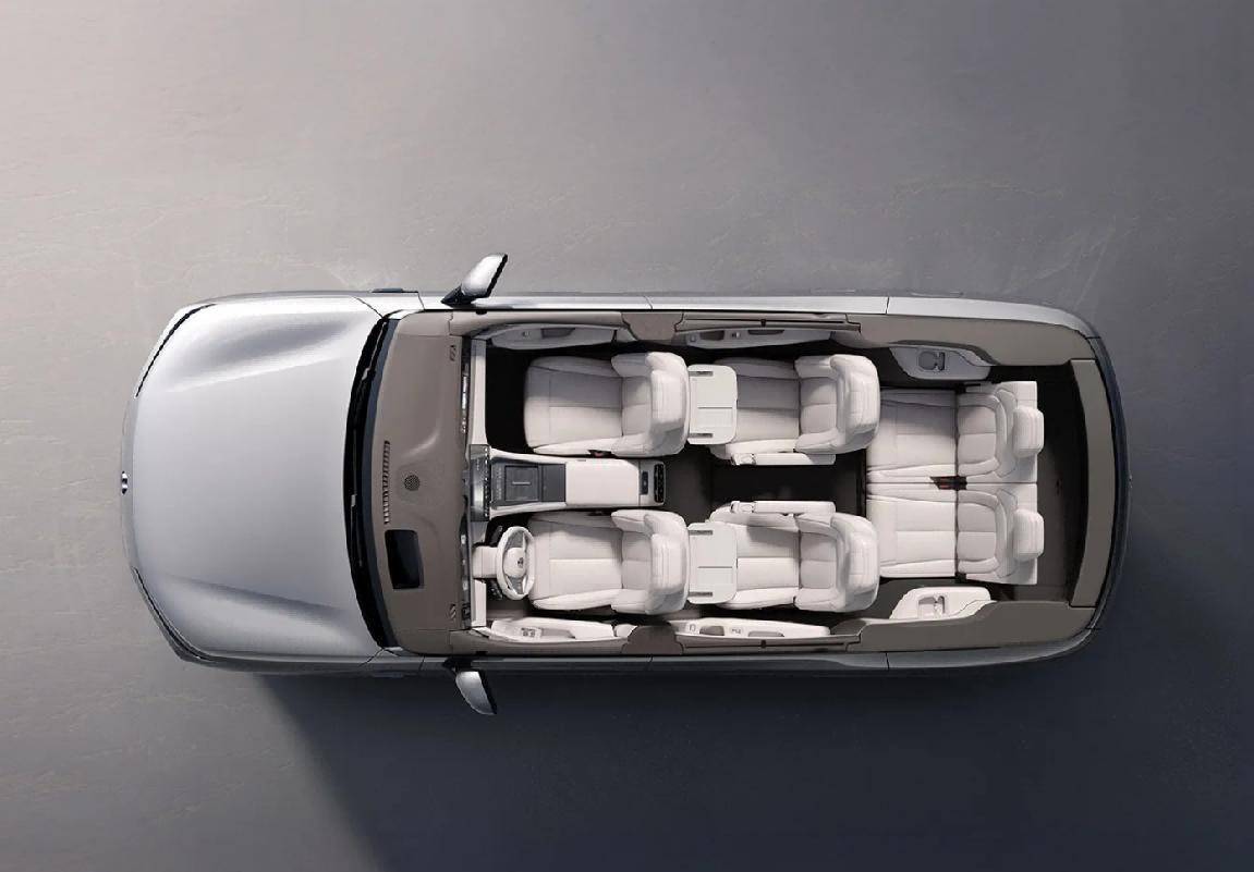 誰說家庭車只能“湊合”?騰勢(shì)N8L把全家的“舒服”都裝下了