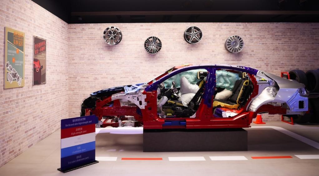 奔馳純電 CLA 的誠意,是百年豪華對電動時代的精準作答