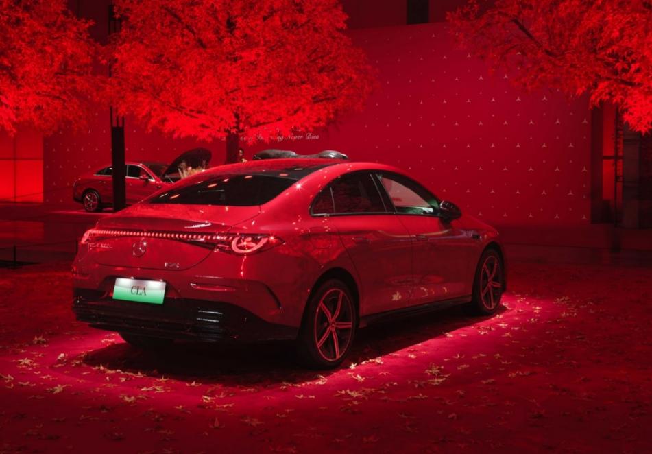 奔馳純電 CLA 的誠意,是百年豪華對電動時代的精準作答