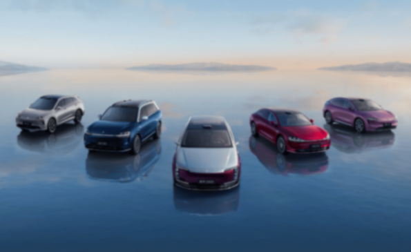 智駕半壁江山,十萬銷量一騎絕塵,華為已坐上牌桌發牌