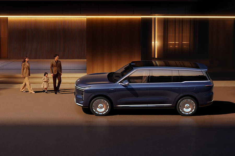 搭“恒星”超級增程/售價32.28萬起 智己LS9正式上市