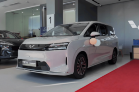 7.3萬元起,星光730:三種動力+舒適大7座,五菱又行了