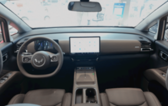 7.3萬元起,星光730:三種動力+舒適大7座,五菱又行了