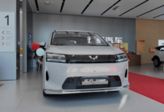 7.3萬元起,星光730:三種動力+舒適大7座,五菱又行了