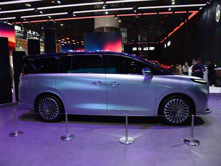 11月份五款高端綠牌MPV汽車備戰廣州車展!