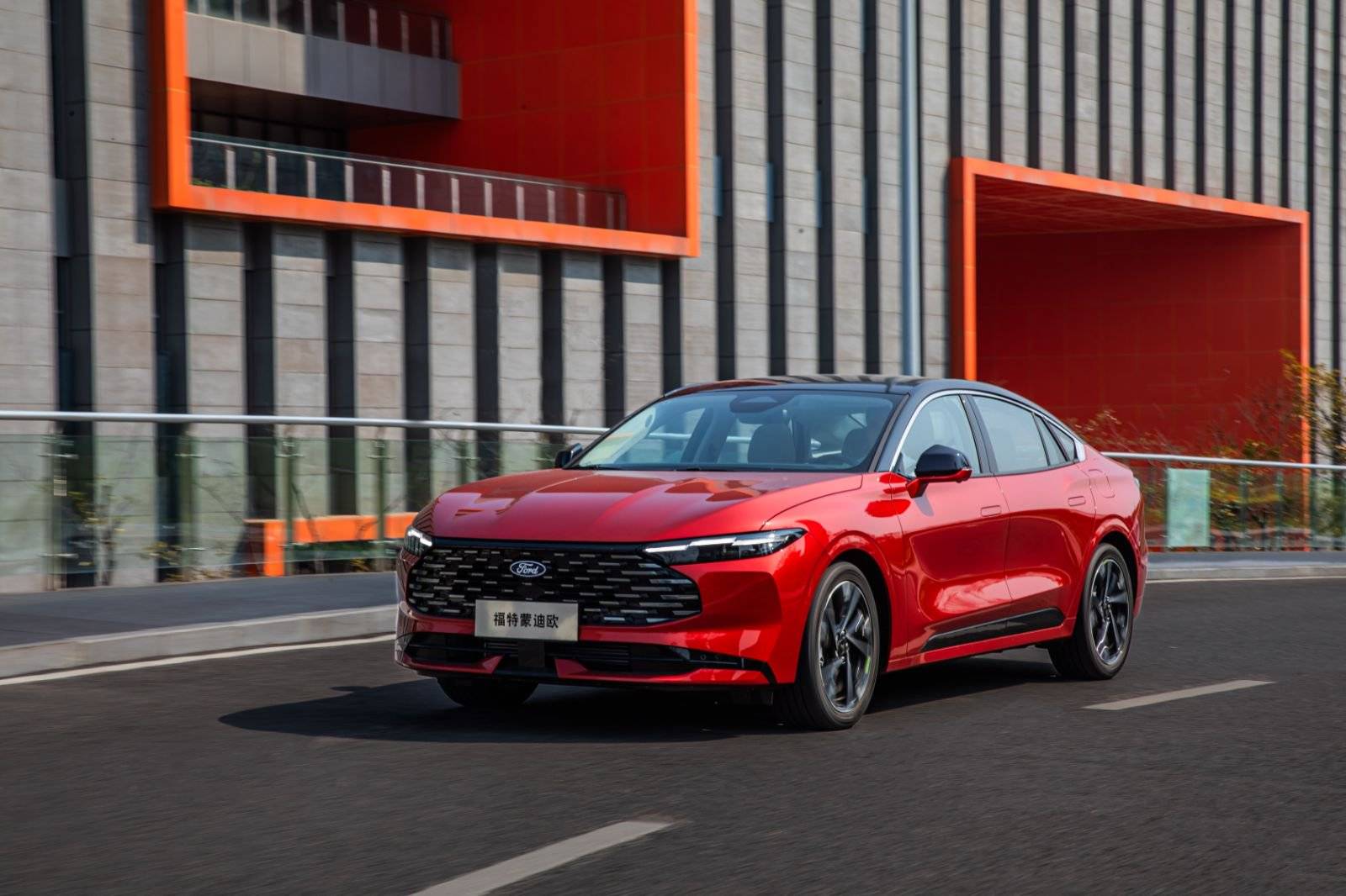 以「四大」實力重塑價值標桿 新蒙迪歐為B級轎車注入美式活力