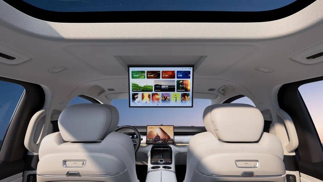 吉利銀河V900登場,高端MPV市場的“王炸”來了