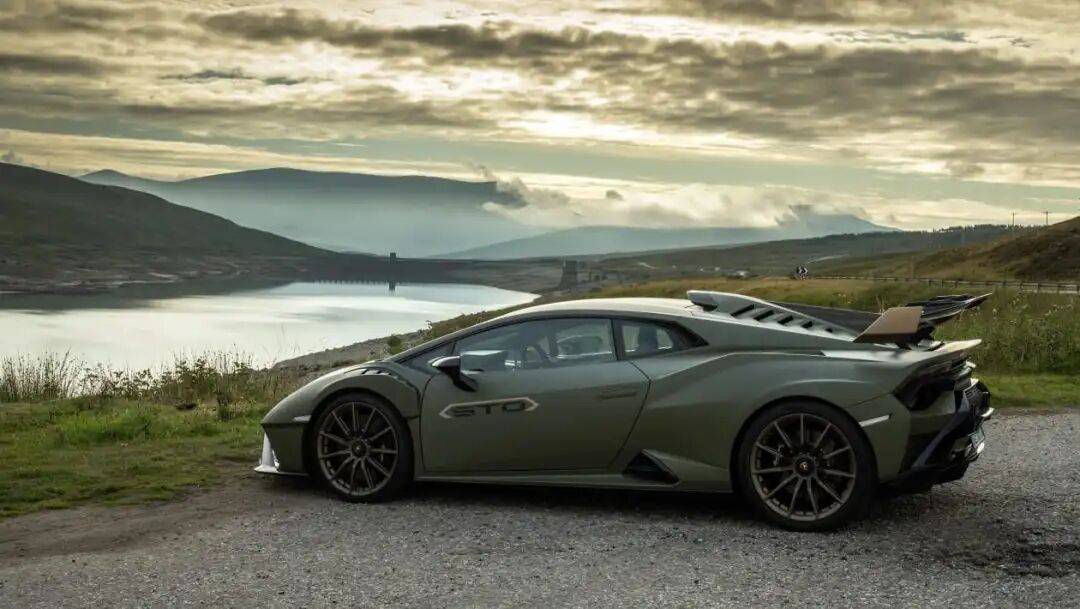 蘭博基尼Huracán STO:“內(nèi)燃機(jī)的慶典”,最強(qiáng)量產(chǎn)Huracán
