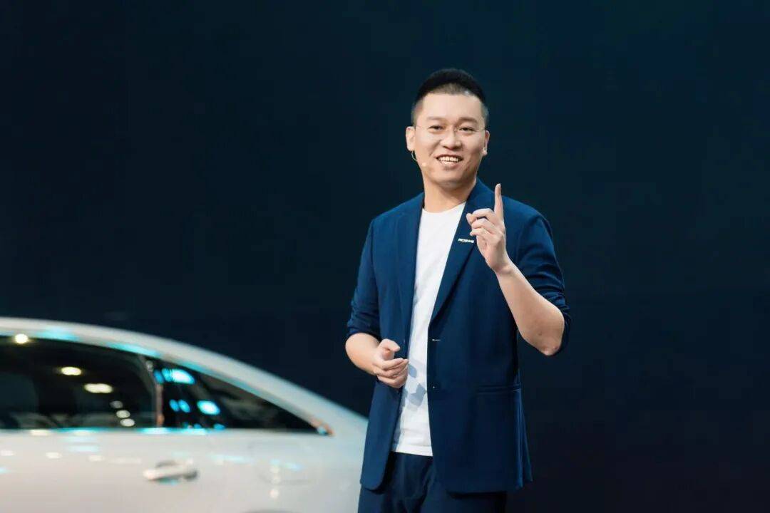 榮威M7 DMH:一款會“思考”的AI座駕,正在刷新行業(yè)紀(jì)錄