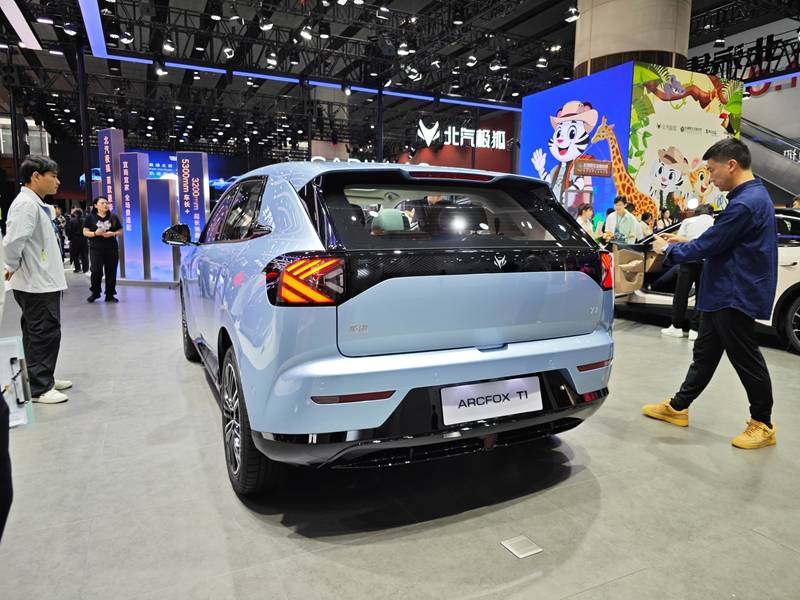 配置全面越級 極狐T1價值感拉滿亮相廣州車展
